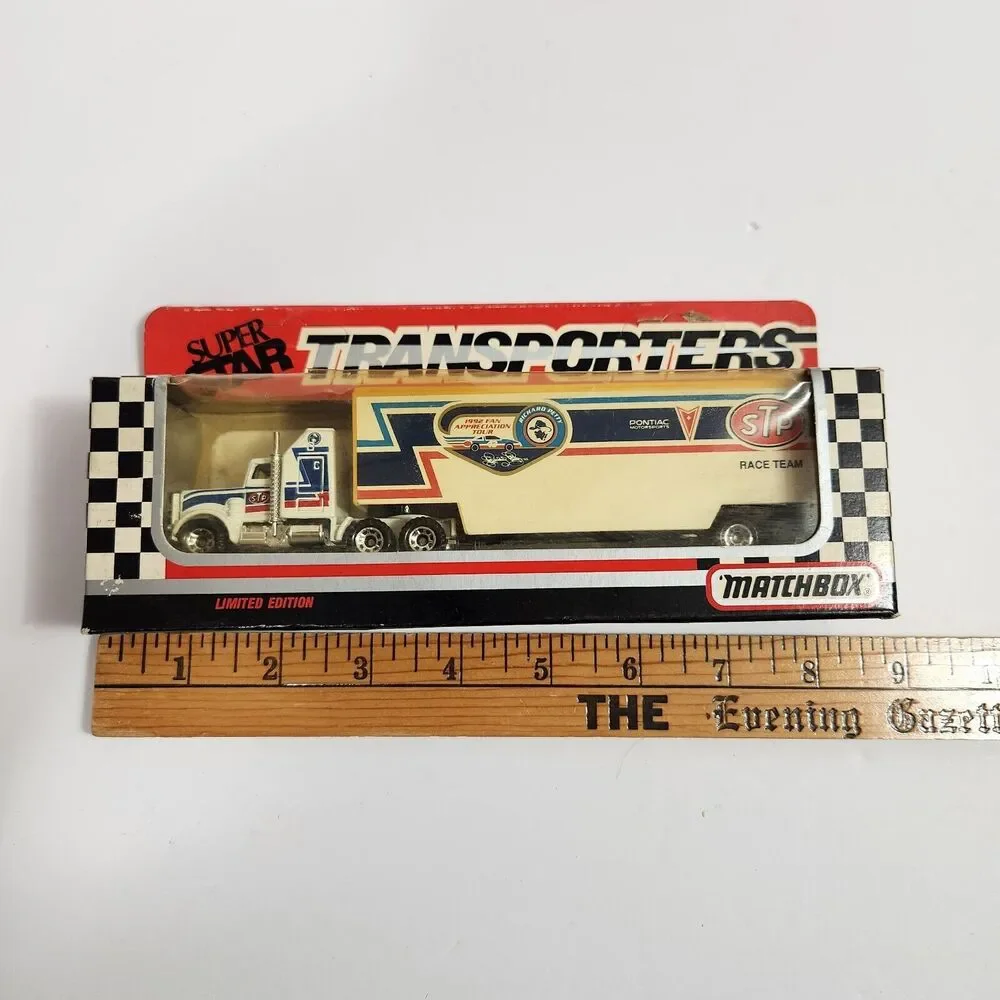 1992 Super Star Transporters Matchbox Richard Petty STP Limited Edition